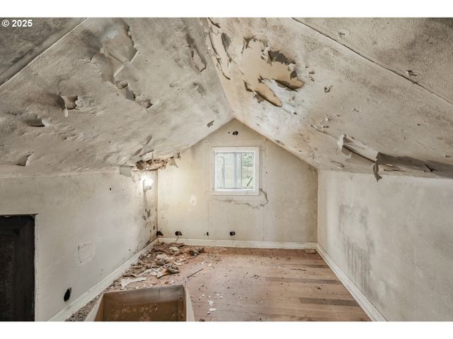 2735 SUMMER St Se, Salem, OR 97302