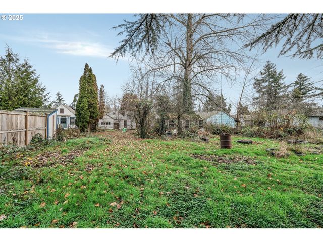 2735 SUMMER St Se, Salem, OR 97302