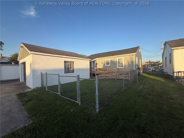 313 21st Street, Dunbar, WV 25064