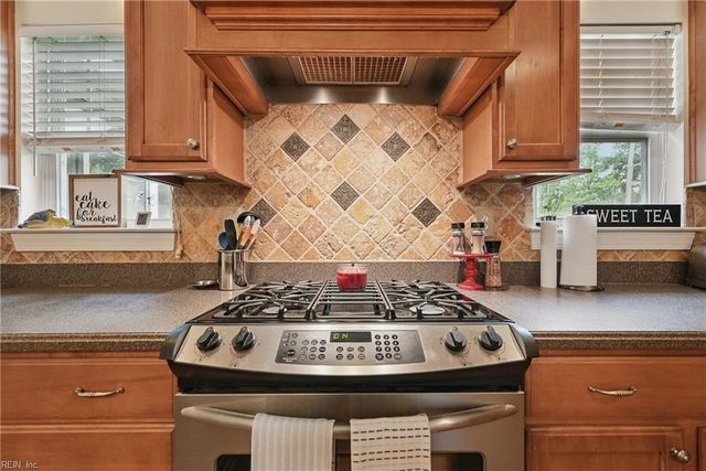 1853 Rockwood DR, Chesapeake, VA 23323