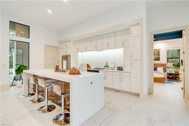 2991 2nd ST NW, Naples, FL 34120