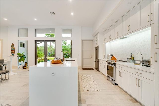 2991 2nd ST NW, Naples, FL 34120