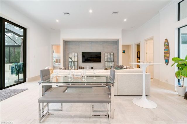 2991 2nd ST NW, Naples, FL 34120