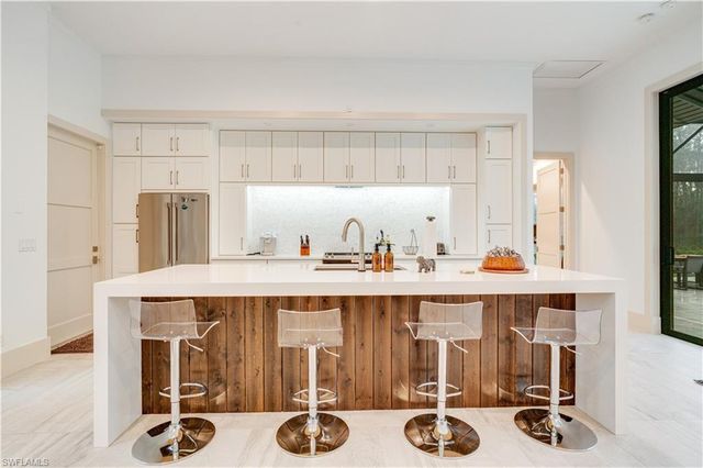 2991 2nd ST NW, Naples, FL 34120