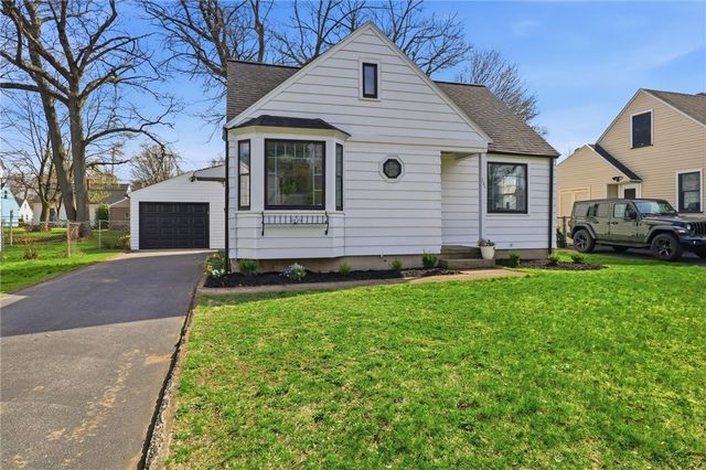 131 Langford Road, Rochester, NY 14615