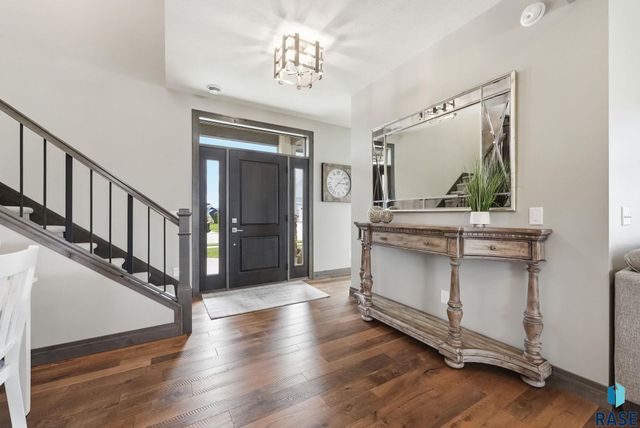 912 S Torrey Pine Ln Lane, Sioux Falls, SD 57110