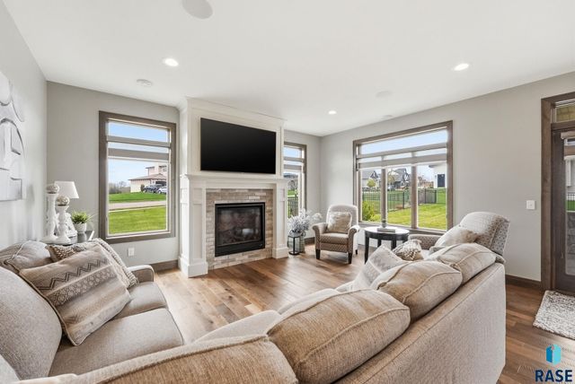 912 S Torrey Pine Ln Lane, Sioux Falls, SD 57110