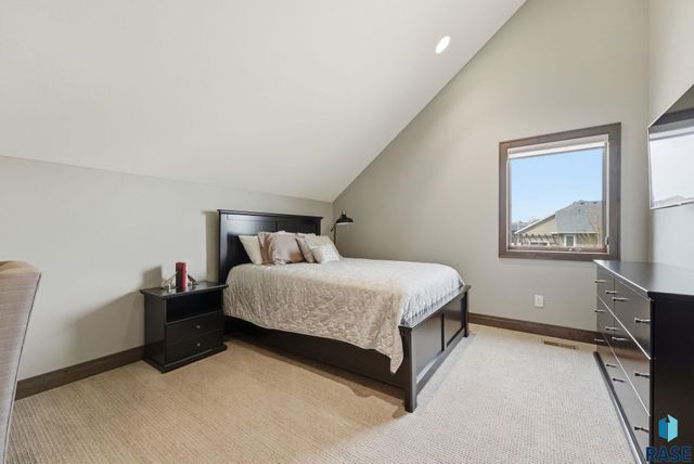 912 S Torrey Pine Ln Lane, Sioux Falls, SD 57110