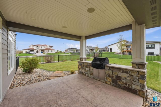 912 S Torrey Pine Ln Lane, Sioux Falls, SD 57110