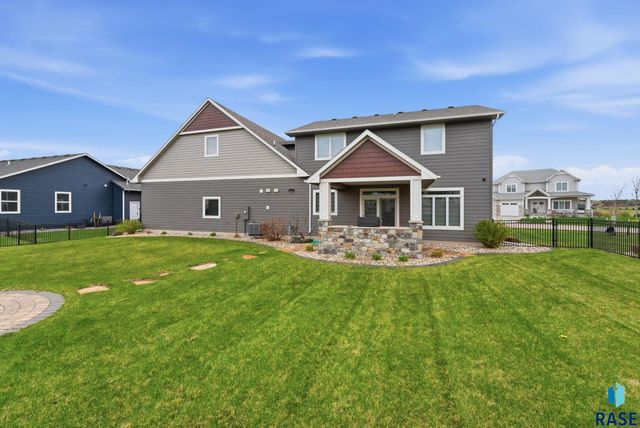 912 S Torrey Pine Ln Lane, Sioux Falls, SD 57110
