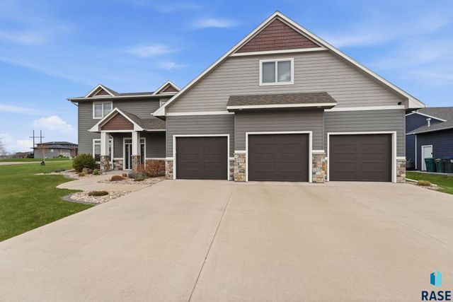 912 S Torrey Pine Ln Lane, Sioux Falls, SD 57110