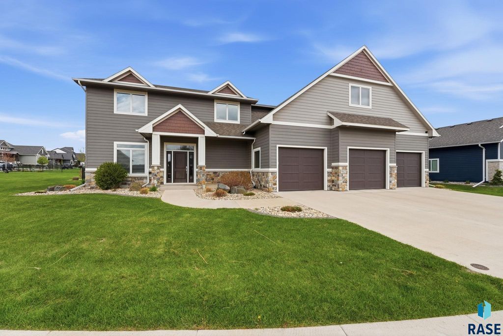912 S Torrey Pine Ln Lane, Sioux Falls, SD 57110