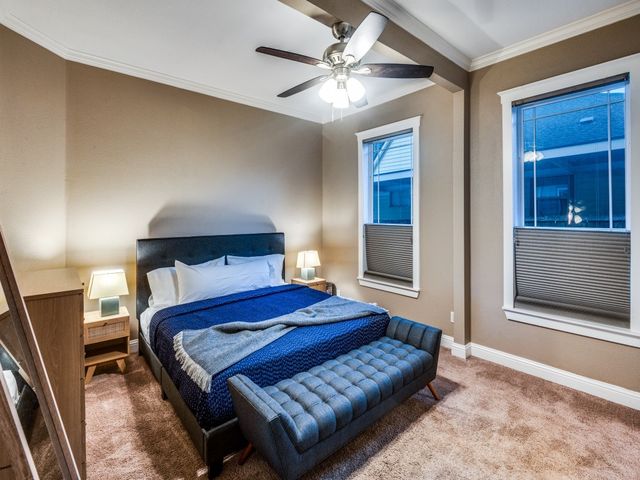 820 W 8th Street, Dallas, TX 75208