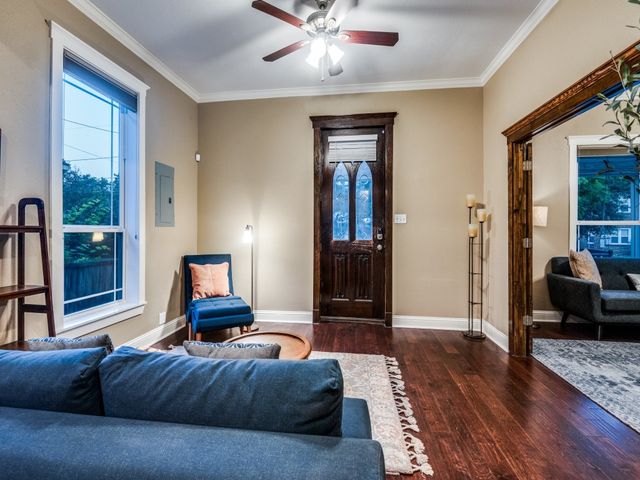 820 W 8th Street, Dallas, TX 75208