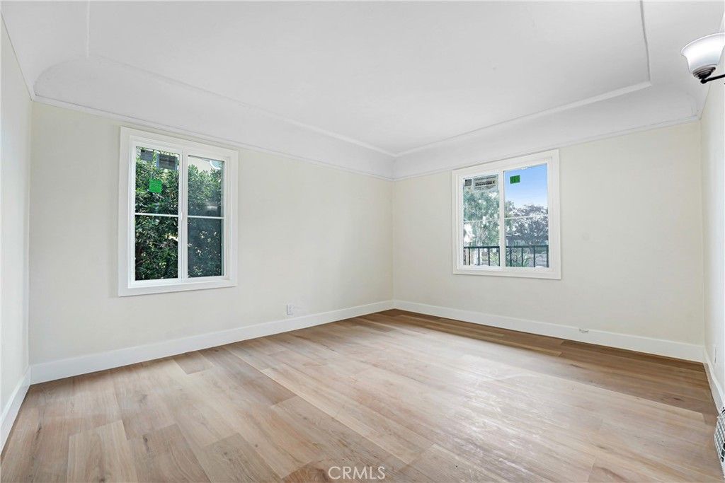 Image 10 of property listing at 1567 S Spaulding, Los Angeles, CA 90019