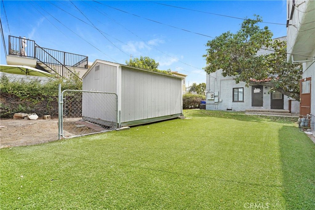 Image 15 of property listing at 1567 S Spaulding, Los Angeles, CA 90019