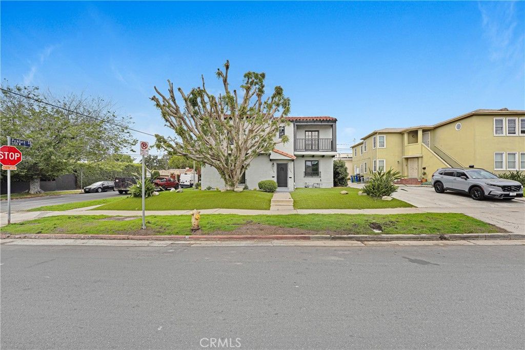 Image 17 of property listing at 1567 S Spaulding, Los Angeles, CA 90019