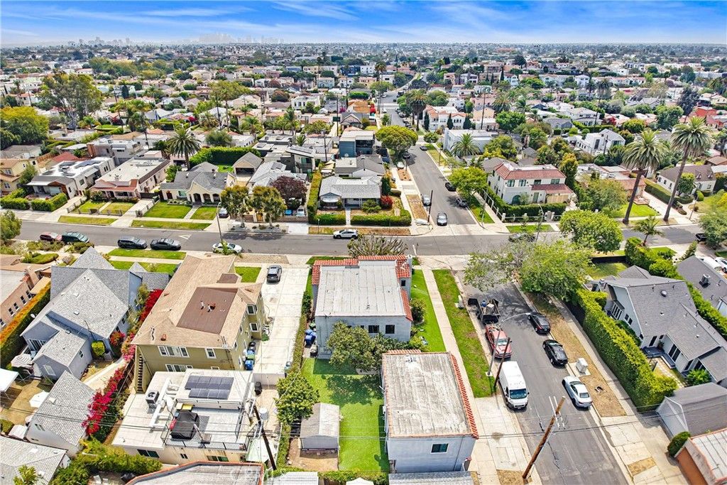 Image 19 of property listing at 1567 S Spaulding, Los Angeles, CA 90019