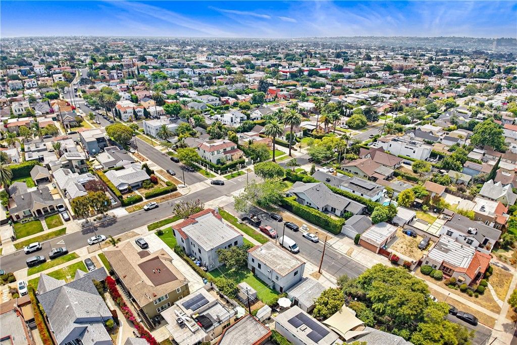 Image 20 of property listing at 1567 S Spaulding, Los Angeles, CA 90019