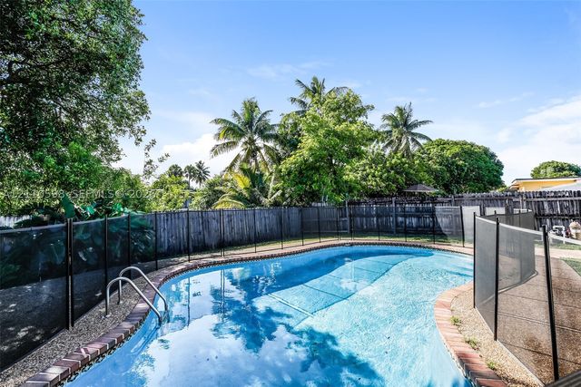 1247 NW 55th Ave, Lauderhill, FL 33313