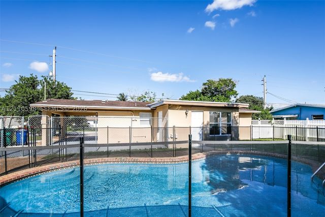 1247 NW 55th Ave, Lauderhill, FL 33313