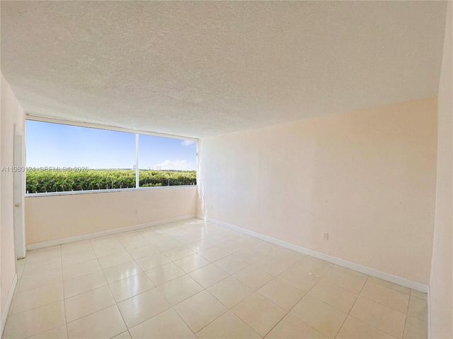 2841 NE 163rd St 902, North Miami Beach, FL 33160
