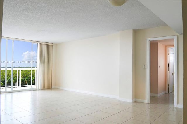 2841 NE 163rd St 902, North Miami Beach, FL 33160