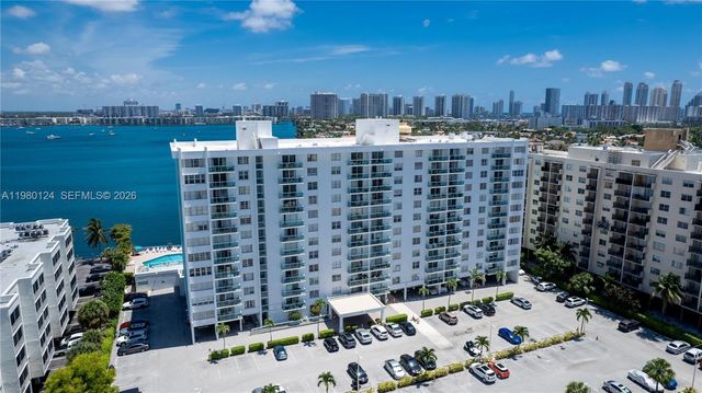 2841 NE 163rd St 902, North Miami Beach, FL 33160