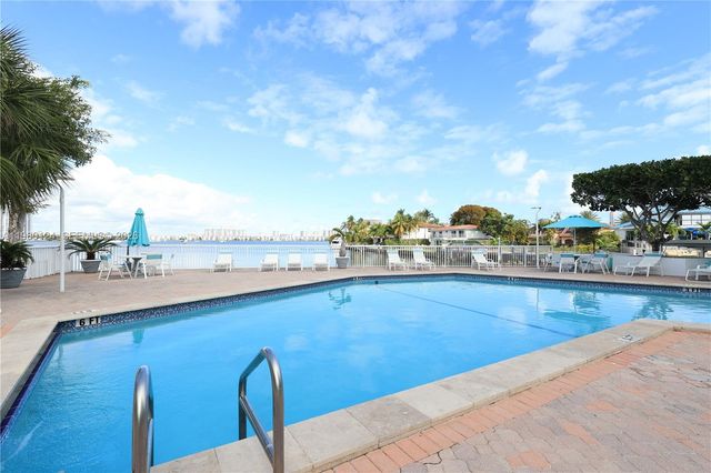 2841 NE 163rd St 902, North Miami Beach, FL 33160