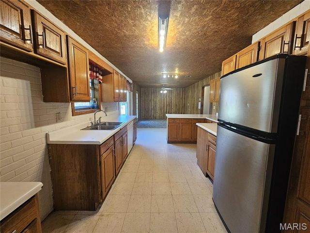 39389 County Road 233, Malden, MO 63863