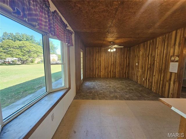 39389 County Road 233, Malden, MO 63863