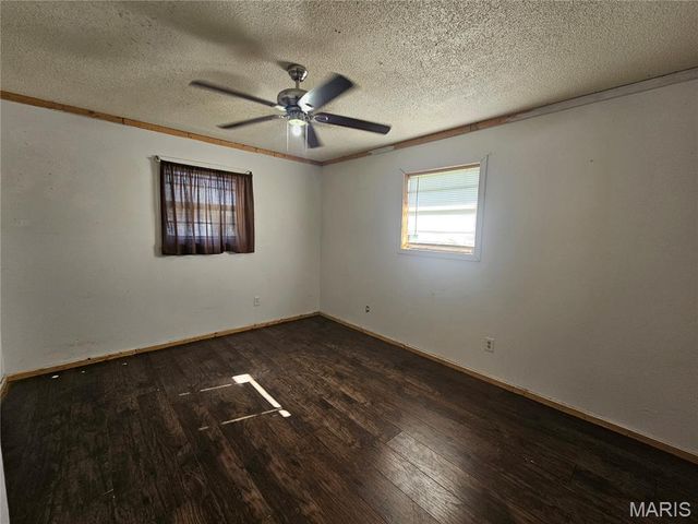 39389 County Road 233, Malden, MO 63863