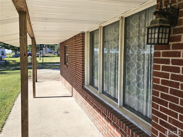 39389 County Road 233, Malden, MO 63863