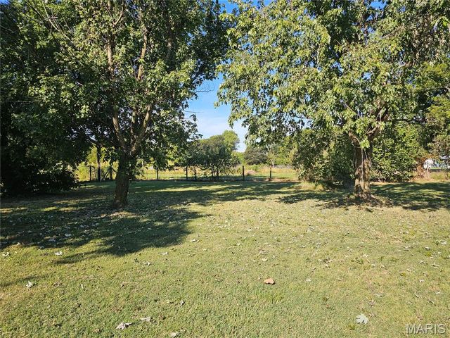 39389 County Road 233, Malden, MO 63863