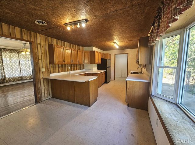 39389 County Road 233, Malden, MO 63863