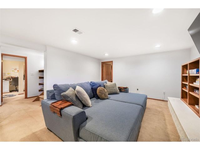 2115 Union Dr, Lakewood, CO 80215