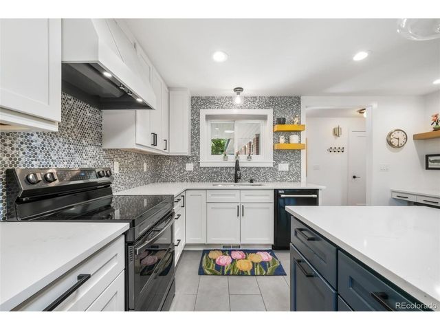 2115 Union Dr, Lakewood, CO 80215