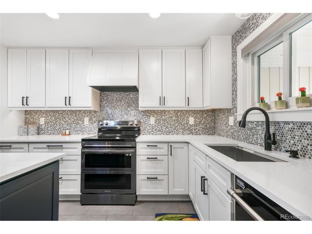 2115 Union Dr, Lakewood, CO 80215