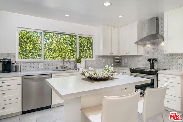 13843 Milbank Street, Sherman Oaks, CA 91423