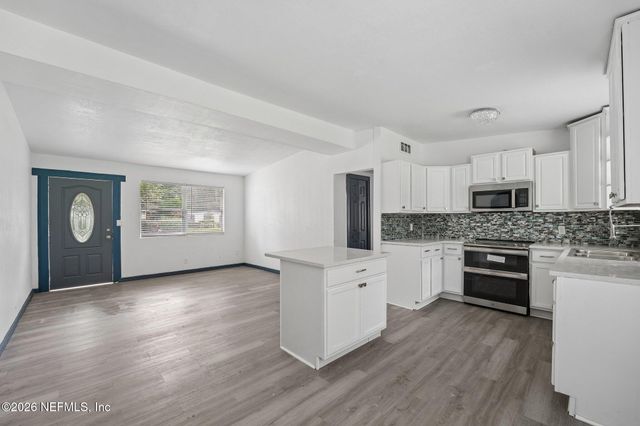 6740 YVONNE Lane, Jacksonville, FL 32216
