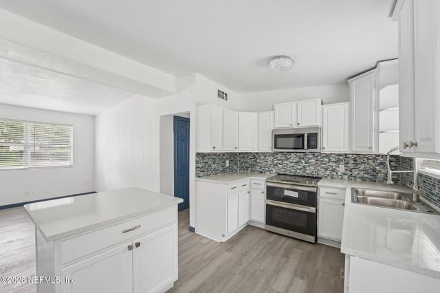 6740 YVONNE Lane, Jacksonville, FL 32216