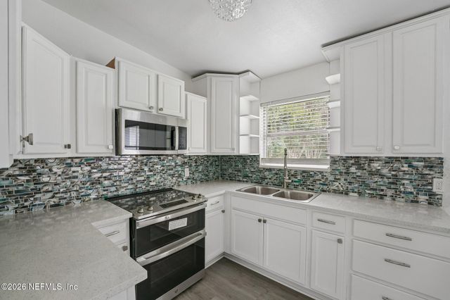 6740 YVONNE Lane, Jacksonville, FL 32216
