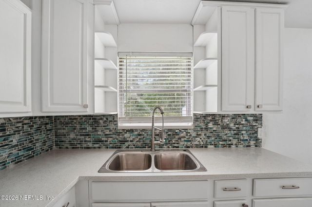 6740 YVONNE Lane, Jacksonville, FL 32216