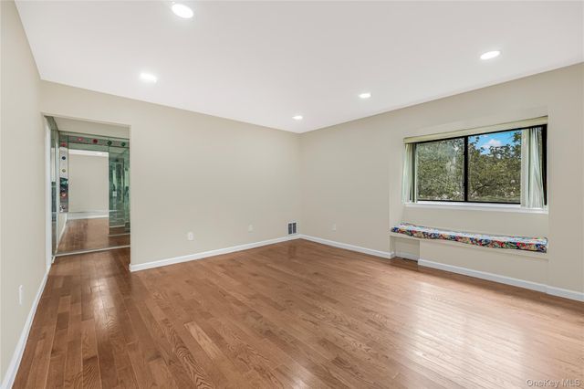 11 Jackson Avenue 27, Scarsdale, NY 10583