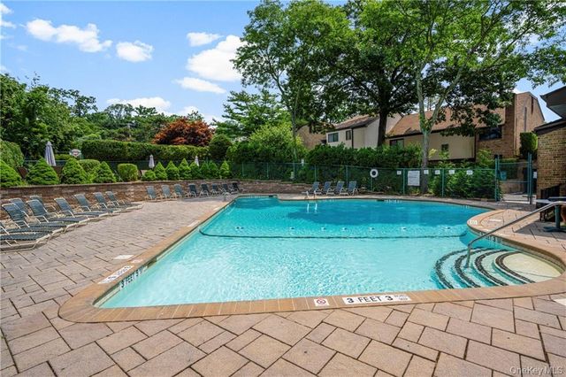 11 Jackson Avenue 27, Scarsdale, NY 10583