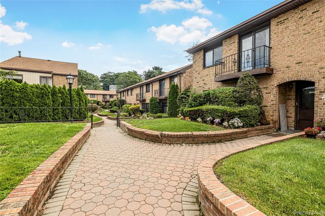 11 Jackson Avenue 27, Scarsdale, NY 10583