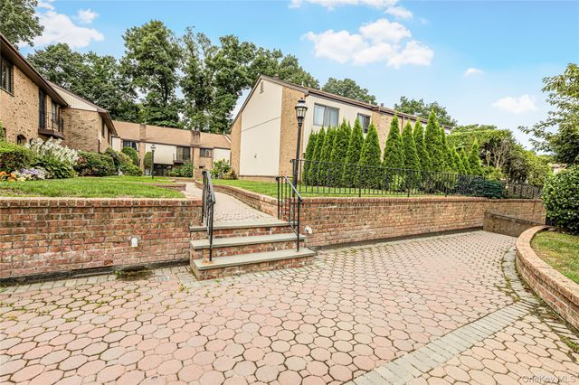 11 Jackson Avenue 27, Scarsdale, NY 10583