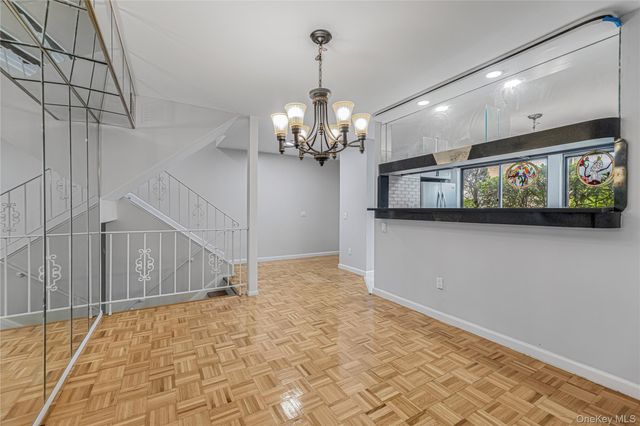 11 Jackson Avenue 27, Scarsdale, NY 10583
