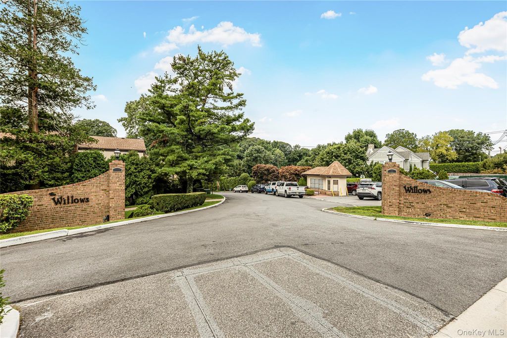 11 Jackson Avenue 27, Scarsdale, NY 10583 — photo 2