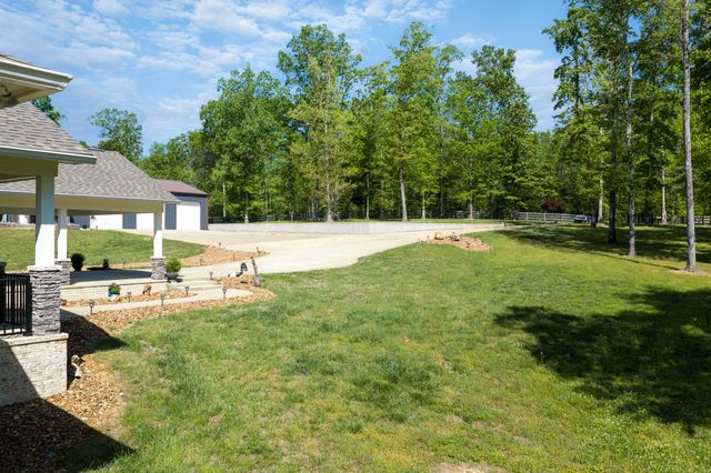 694 Lick Creek Boat Dock Loop, Parsons, TN 38363